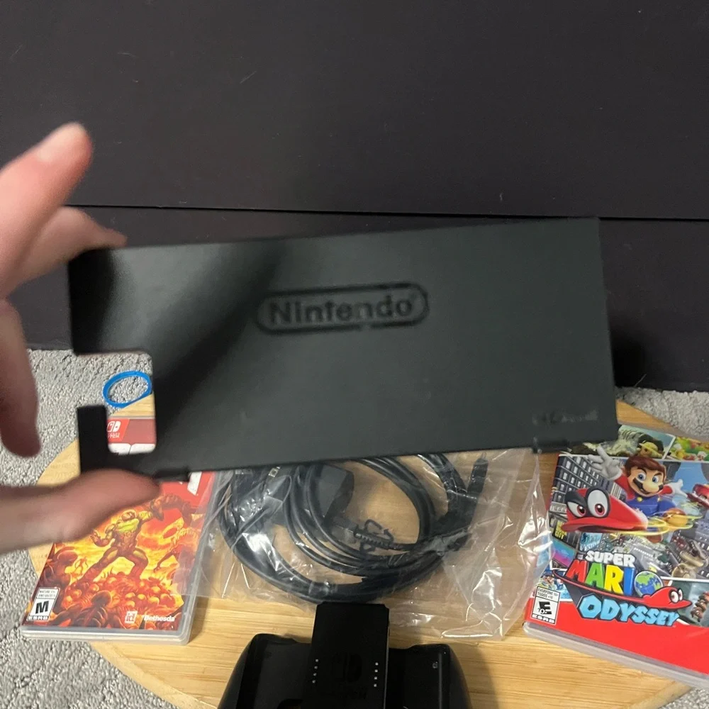 WORKING Nintendo Switch Console Bundle in Gray with DOOM & Super Mario Odyssey